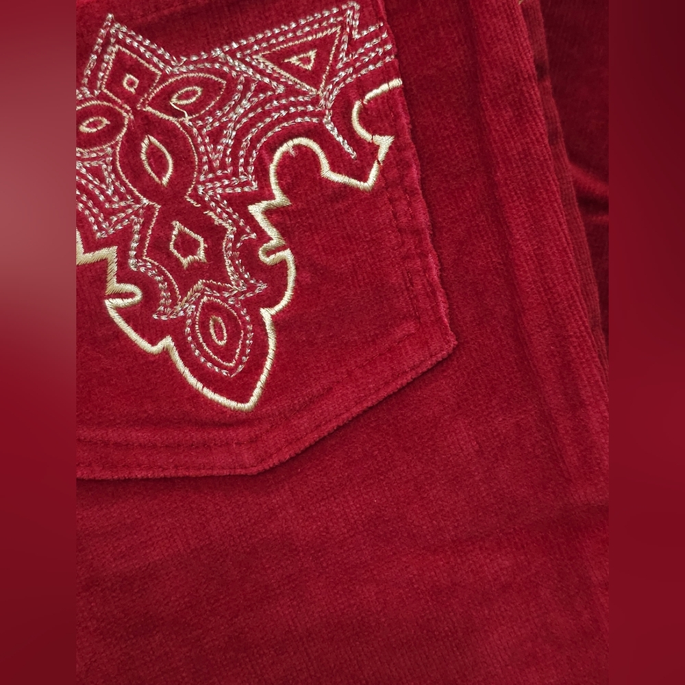 Beautiful corduroy Jeans In Burgundy Color - Picture 3 of 6